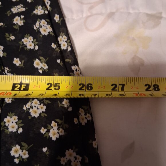 WOMANS PLUS SHIRThurry buy now closing 4/1//2026 - Picture 2 of 3